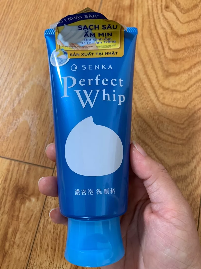 Sữa rửa mặt Senka Perfect Whip 120G