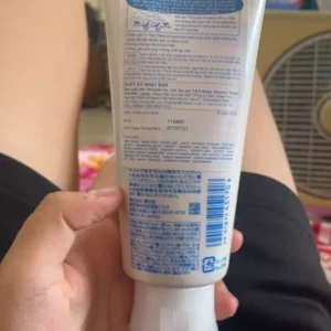 Sữa rửa mặt Senka Perfect White Clay 120g tẩy tế bào chết dưỡng trắng sáng ẩm mịn đều màu da