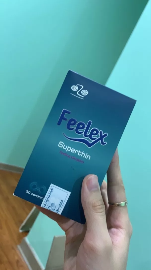 Bao cao su Hộp 30 chiếc Feelex Superthin siêu mỏng ôm sát nhiều gel hương dâu, hương nước hoa, hương vani