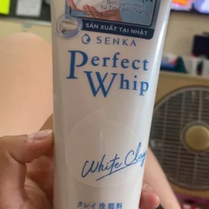 Sữa rửa mặt Senka Perfect White Clay 120g tẩy tế bào chết dưỡng trắng sáng ẩm mịn đều màu da