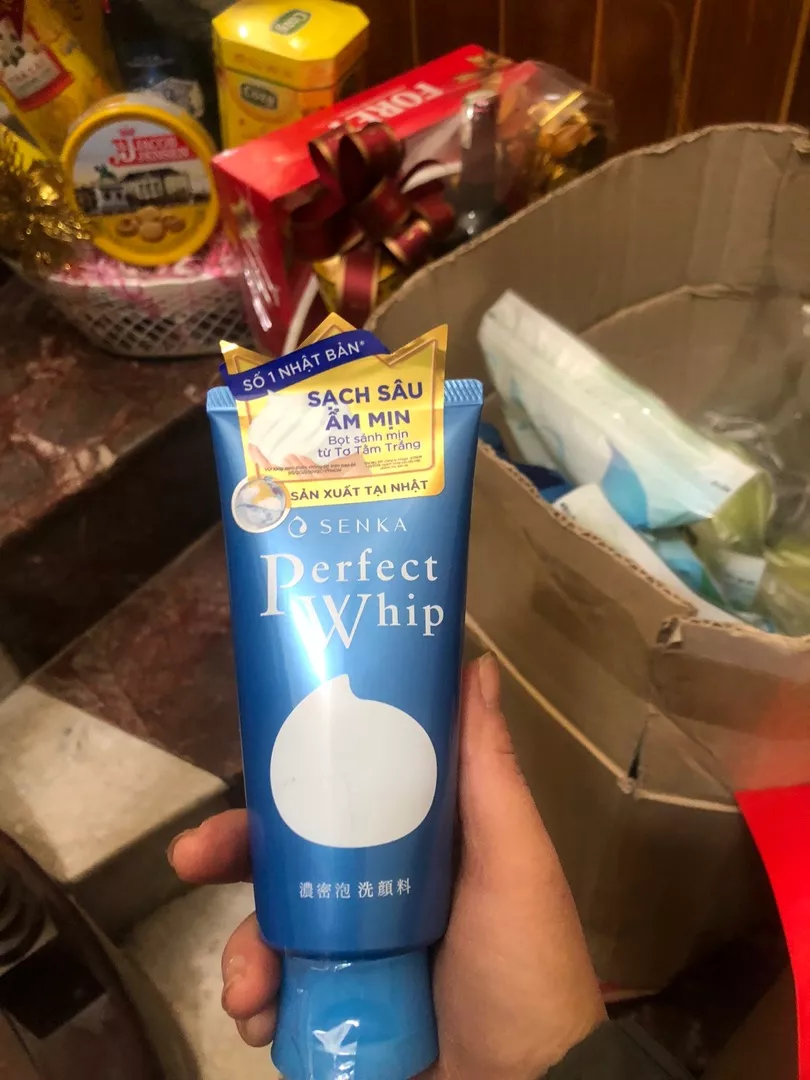Sữa rửa mặt Senka Perfect Whip 120G