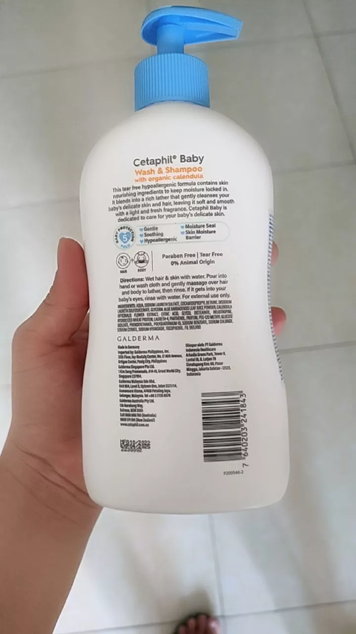 Sữa rửa mặt Senka Perfect White Clay 120g tẩy tế bào chết dưỡng trắng sáng ẩm mịn đều màu da