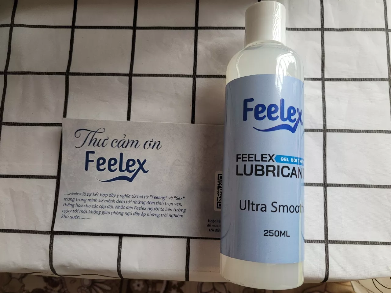 Gel bôi trơn quan hệ Feelex ấm, lạnh, siêu trơn nhiều mùi hương - Lọ 100/250/500ml
