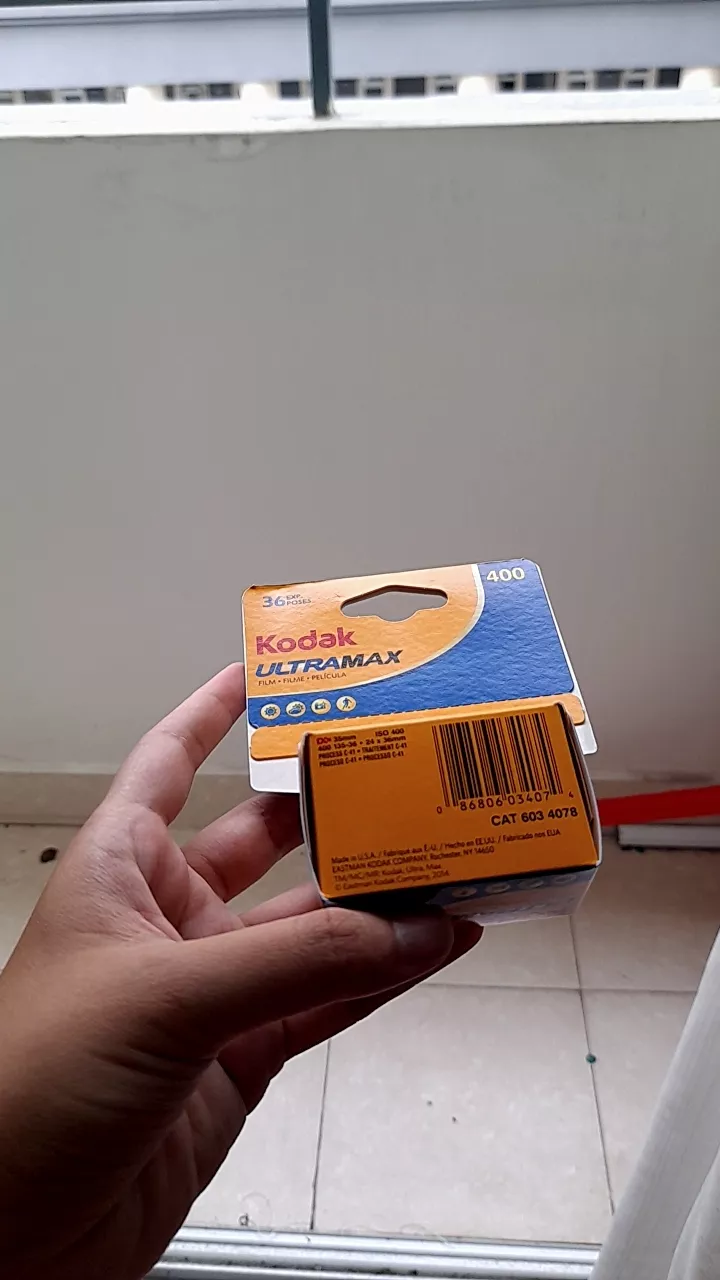 Kodak Ultramax 400 36exp Date 01/2028 phim mới film 35mm Singlebox Loại 1 hộp giấy có 1 cuộn