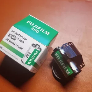 Film chụp ảnh Lucky 200 36exp date 03/2028 film 35mm tráng C41
