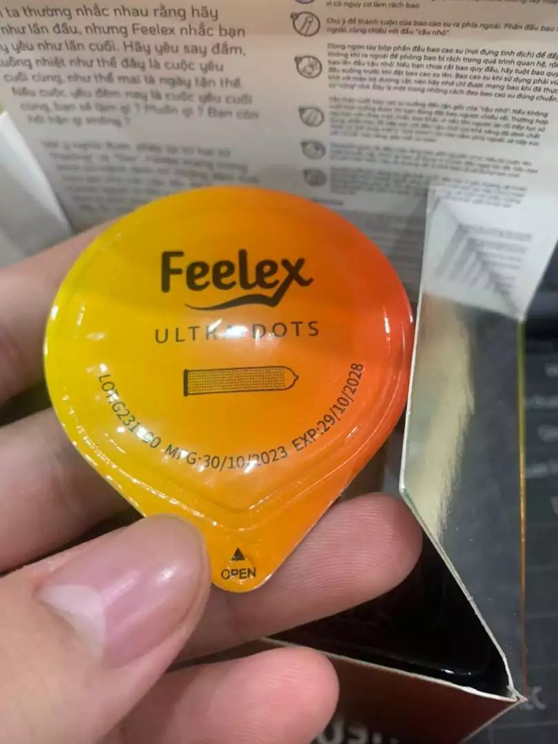 Bao cao su Feelex siêu mỏng, kéo dài thời gian, nhiều gel bôi trơn, gân gai, siêu gai - Hộp 30 chiếc