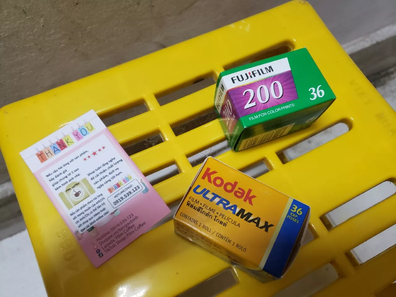 Fuji C200 36exp In Date 01/2027 bản mới film 35mm Fujicolor 200 loại hộp lẻ 1 hộp có 1 cuộn film và hủ nhựa bảo quản