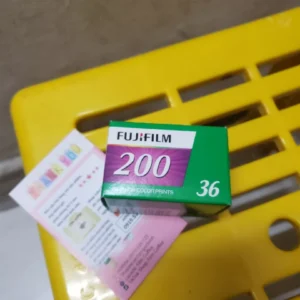 Fuji C200 36exp In Date 01/2027 bản mới film 35mm Fujicolor 200 loại hộp lẻ 1 hộp có 1 cuộn film và hủ nhựa bảo quản