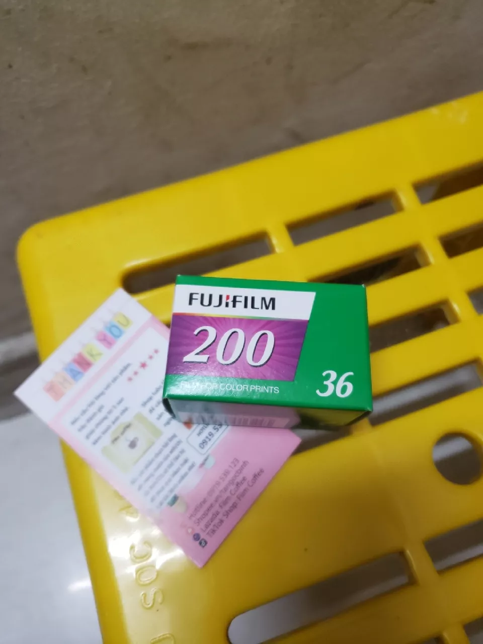 Fuji C200 36exp In Date 01/2027 bản mới film 35mm Fujicolor 200 loại hộp lẻ 1 hộp có 1 cuộn film và hủ nhựa bảo quản