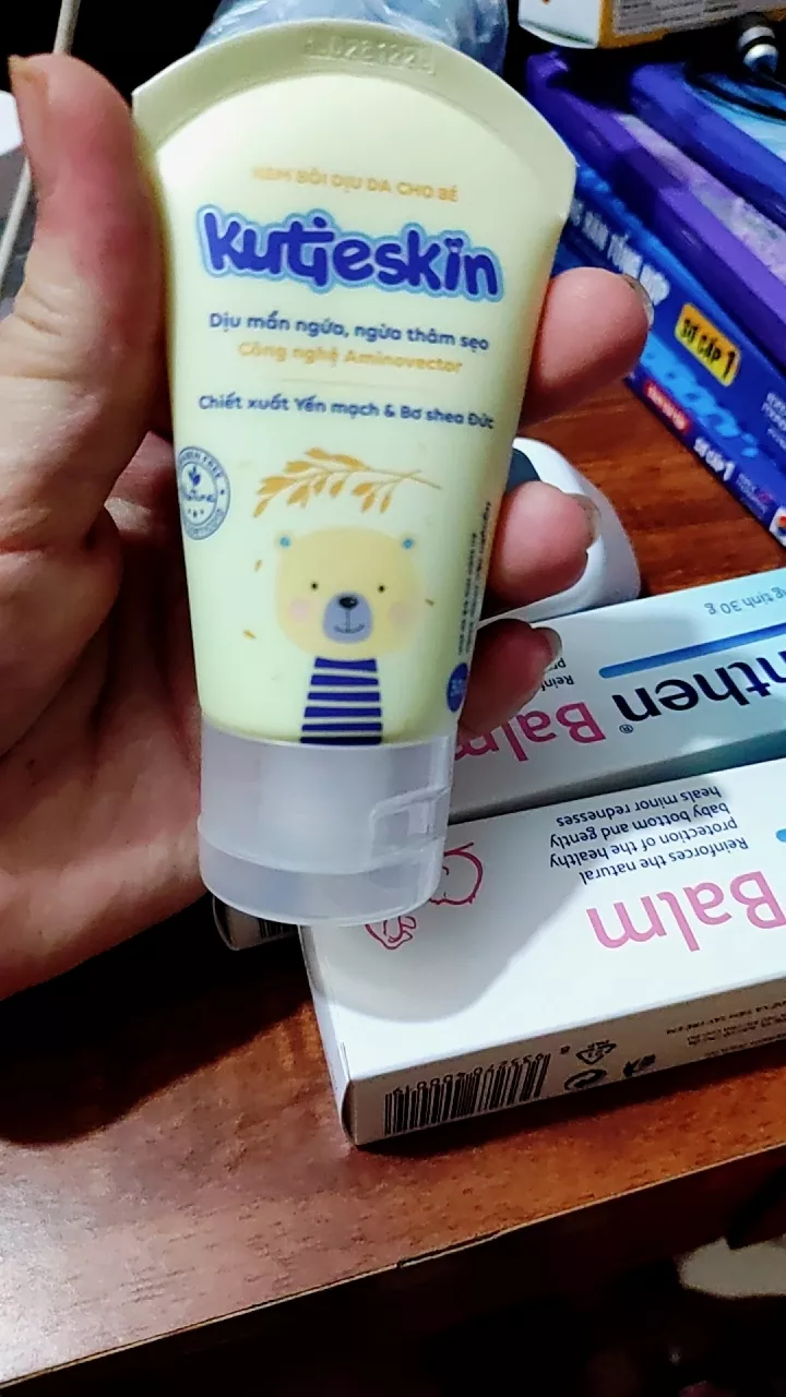 Combo Dự Sinh New - Đón bé chào đời Tặng kèm kem chàm sữa (Nước tắm gội + Kem dịu da + Kem dưỡng ẩm)