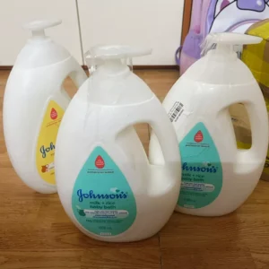 [KOL] Bộ 2 chai Sữa tắm Johnson's Baby chứa sữa gạo & yến mạch 1000ml