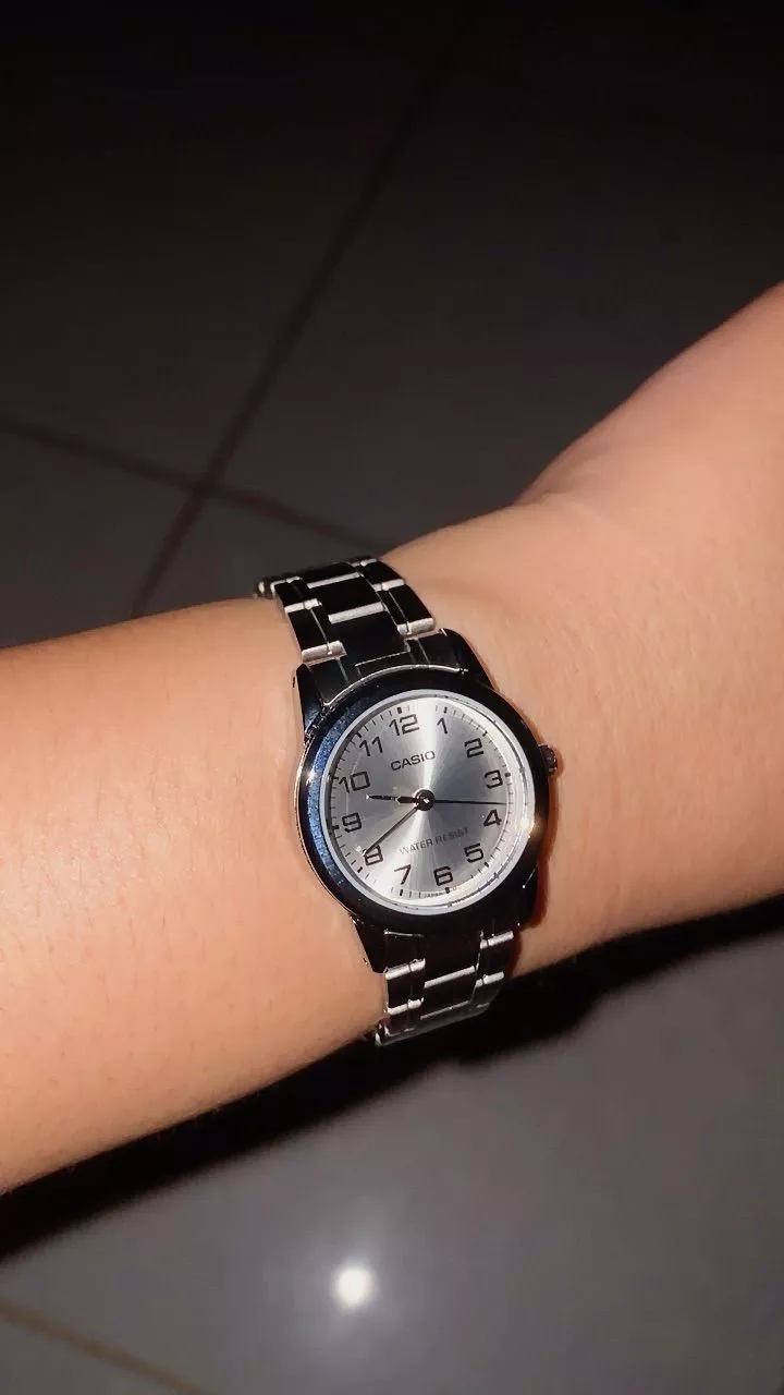 Đồng Hồ Casio Nữ Series LTP-V001 Sang Trọng Mặt Kính Khoáng Tròn 25mm Dây Da/ Kim Loại Không Gỉ Kháng Nước Chính Hãng