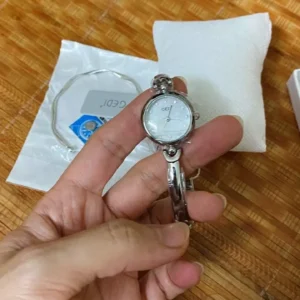 Đồng Hồ Nữ Mặt Tròn Số GEDI, Dạng Lắc Tay Sang Chảnh, Đồng Hồ Đeo Tay Nữ Dạng Lắc Tay Mặt Đơn Giản