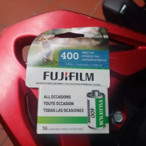 Fujifilm 400 36exp date 02/2027 film 35mm (phiên bản mới XTRA 400 ) hộp lẻ 1 hộp giấy có 1 cuộn film và hủ nhựa bảo quản