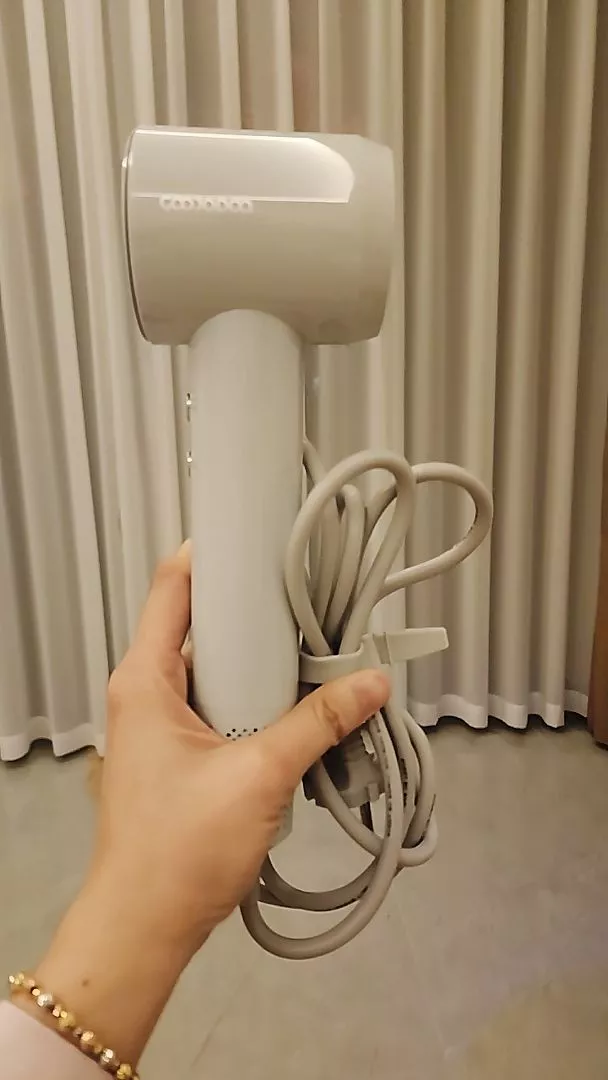 【Bảo hành một năm】GOOJODOQ Máy sấy tóc tốc độ cao có màn hình hiển thị công suất LED 3 tốc độ gió bốn phút để sấy khô Thích hợp cho du lịch và sử dụng tại nhà