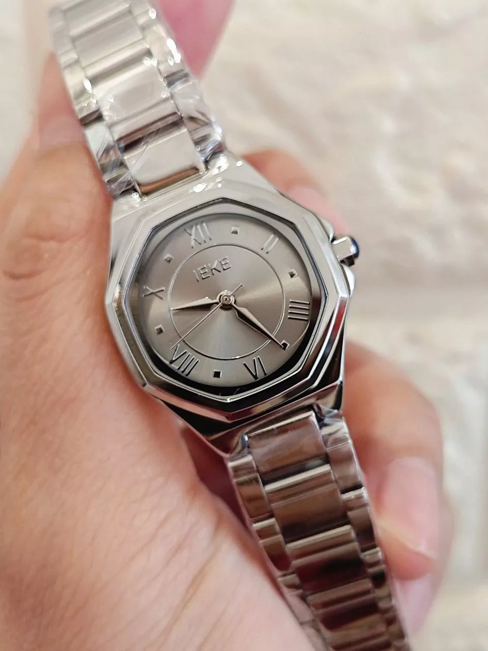 Đồng hồ nữ IEKE chính hãng size 26mm Dây thép không gỉ Mặt số La Mã tặng dụng cụ tháo mắt đi kèm