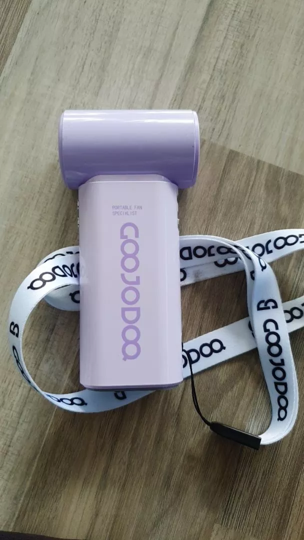 【Tặng quà】Quạt để bàn tốc độ cao GOOJODOQ GFS007 10x Màn hình LED Công suất gió cải tiến và dây đeo di động Pin 3600mAh bền bỉ