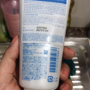 Sữa rửa mặt Senka Perfect White Clay 120g tẩy tế bào chết dưỡng trắng sáng ẩm mịn đều màu da