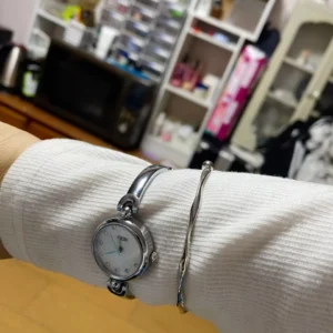 Đồng Hồ Nữ Mặt Tròn Số GEDI, Dạng Lắc Tay Sang Chảnh, Đồng Hồ Đeo Tay Nữ Dạng Lắc Tay Mặt Đơn Giản