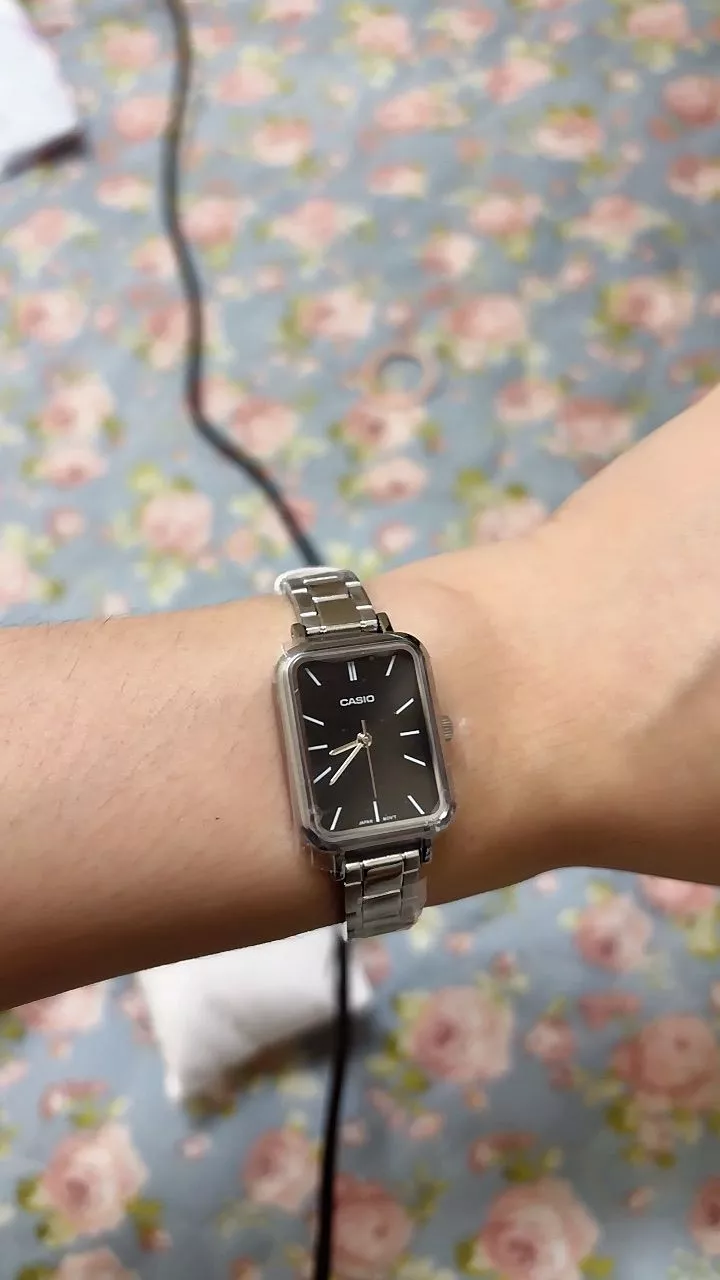 Đồng Hồ Nữ Casio LTP-V009 Dây Kim Loại Mặt Chữ Nhật Kính Khoáng Chống Nước