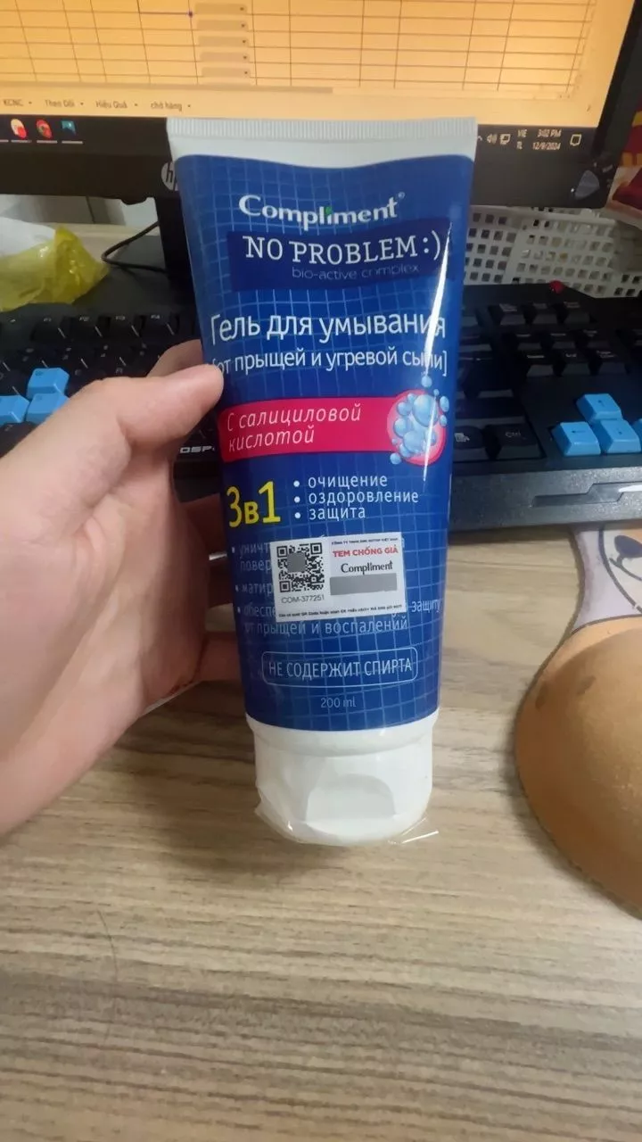 Sữa Rửa Mặt Compliment No Problem ngăn ngừa mụn sạch sâu 200ml
