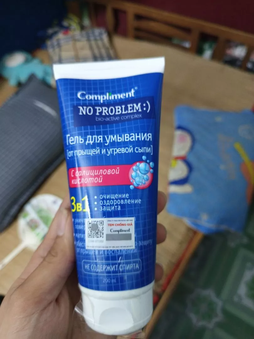 Sữa Rửa Mặt Compliment No Problem ngăn ngừa mụn sạch sâu 200ml