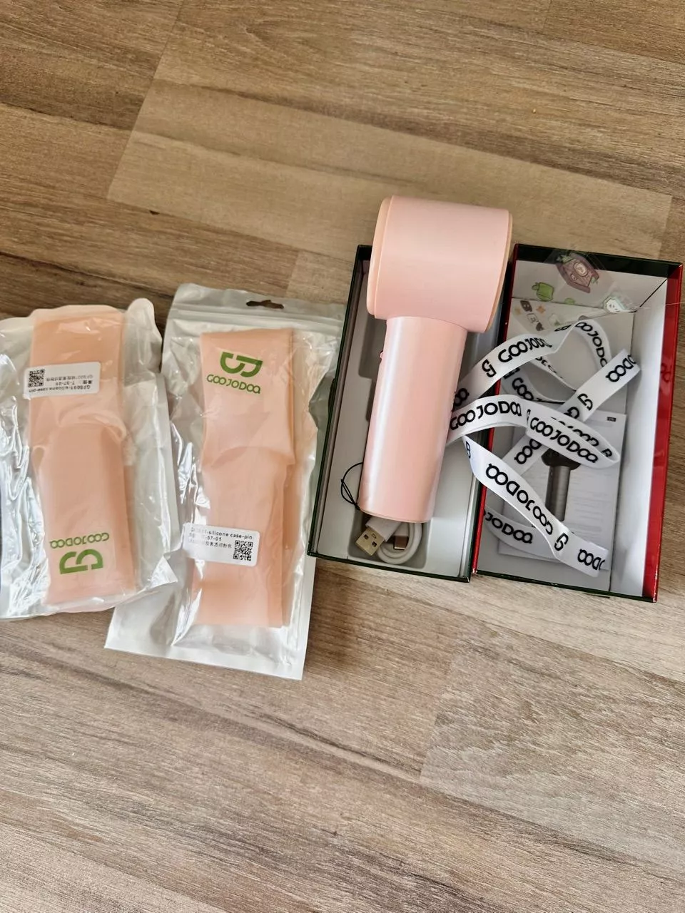 【Tặng quà/Bảo hành nửa năm】GOOJODOQ Quạt gió mạnh 100 tốc độ gió màn hình kỹ thuật số quạt cầm tay tuabin có thể điều chỉnh thích hợp cho thể thao ngoài trời làm mát nhanh