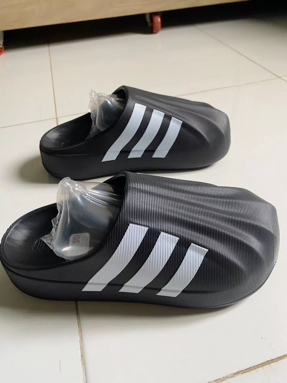 Dép sục nam nữ đúc nguyên khối cao 4cm, sục giày đi mưa chống nước chống trơn trượt, hottrend 2025