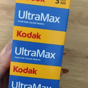 Kodak Ultramax 400 36exp Date 01/2028 phim mới film 35mm Singlebox Loại 1 hộp giấy có 1 cuộn