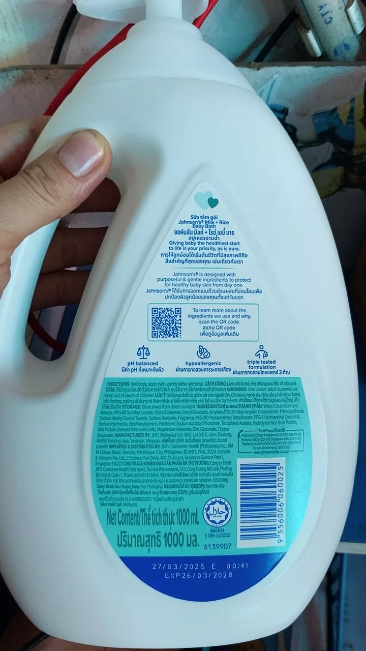 Sữa tắm Johnson's Baby sữa gạo và yến mạch 1000ml