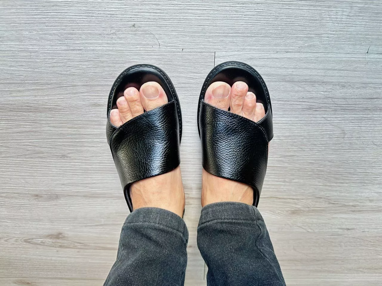 Dép Sandal nam Chống Trượt Thiết Kế Mới .Thời Trang bốn Mùa phong cách trẻ trung MẪU HOT 2024