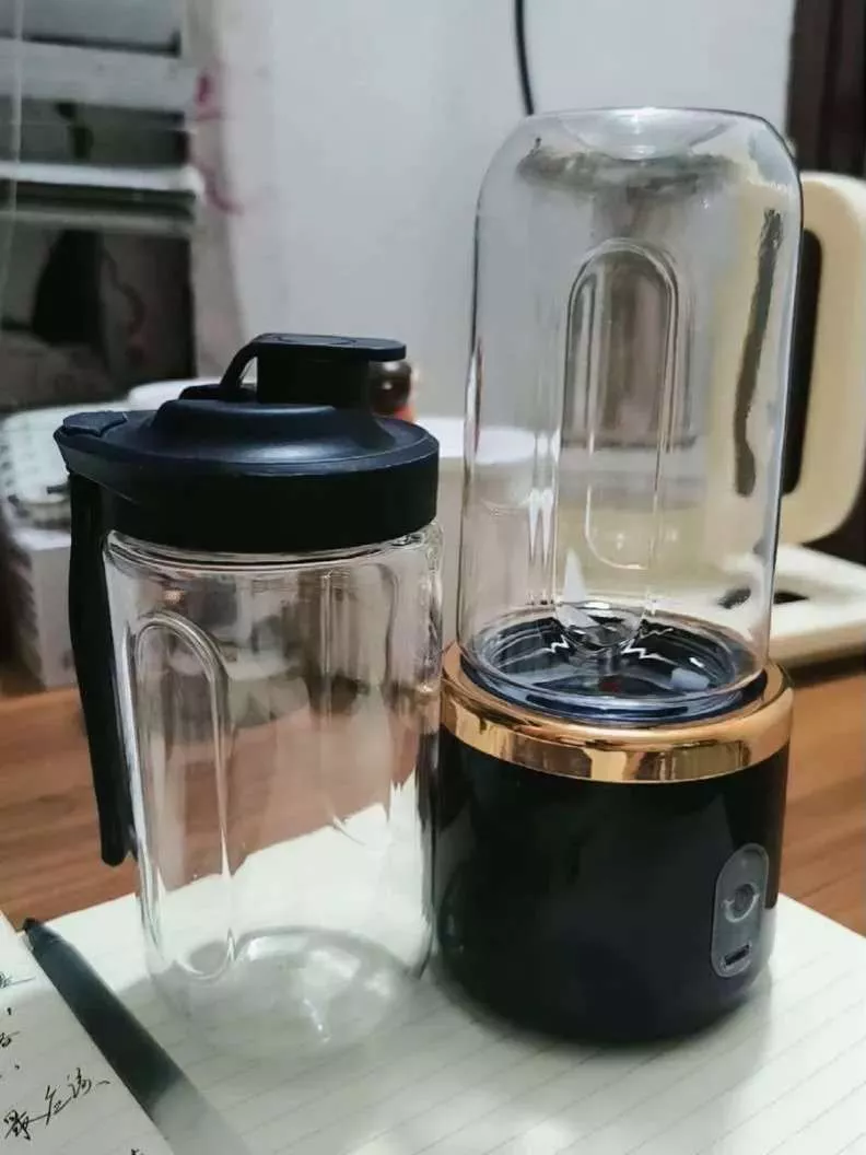 Cốc ép trái cây cầm tay nhỏ gọn, hoàn toàn tự động, đa chức năng, lý tưởng cho học sinh, dễ sử dụng
