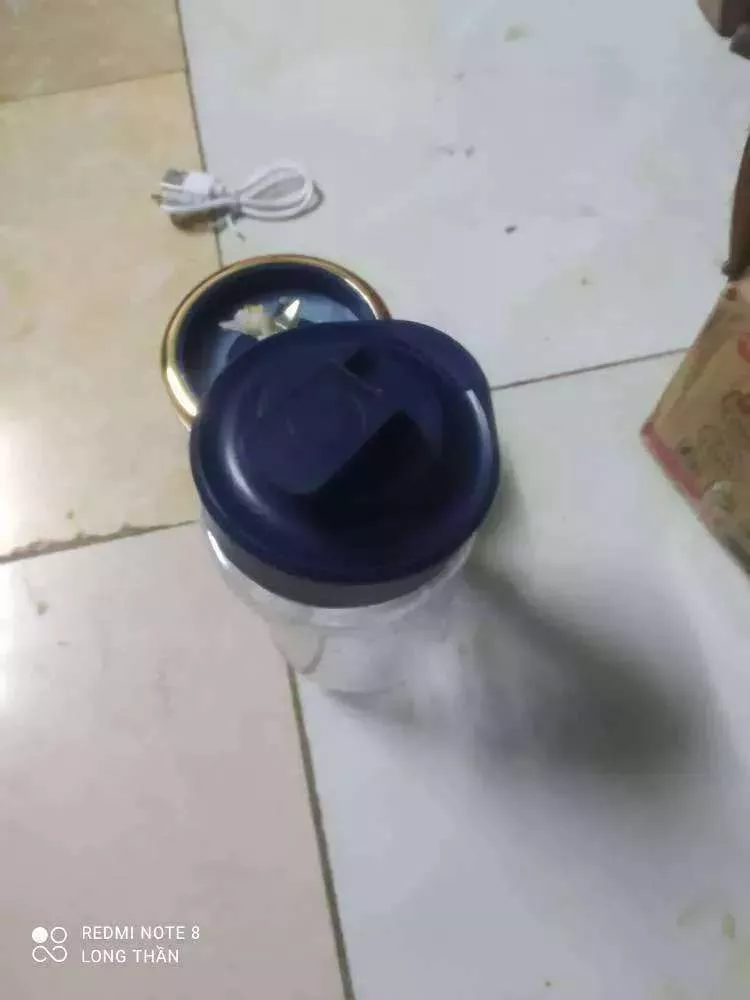 Cốc ép trái cây cầm tay nhỏ gọn, hoàn toàn tự động, đa chức năng, lý tưởng cho học sinh, dễ sử dụng