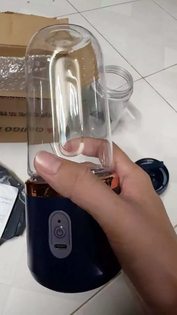 Cốc ép trái cây cầm tay nhỏ gọn, hoàn toàn tự động, đa chức năng, lý tưởng cho học sinh, dễ sử dụng