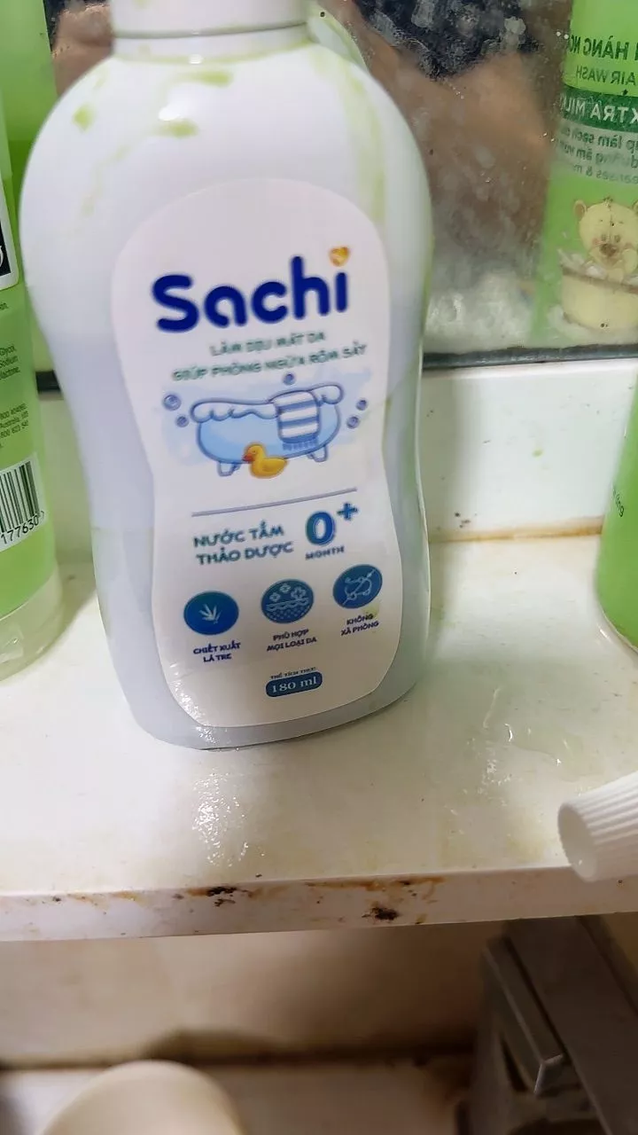 Nước Tắm Thảo Dược Cho Bé Sachi 180ml Hỗ Trợ Làm Dịu Mát Da Giúp Phòng Ngừa Rôm Sảy