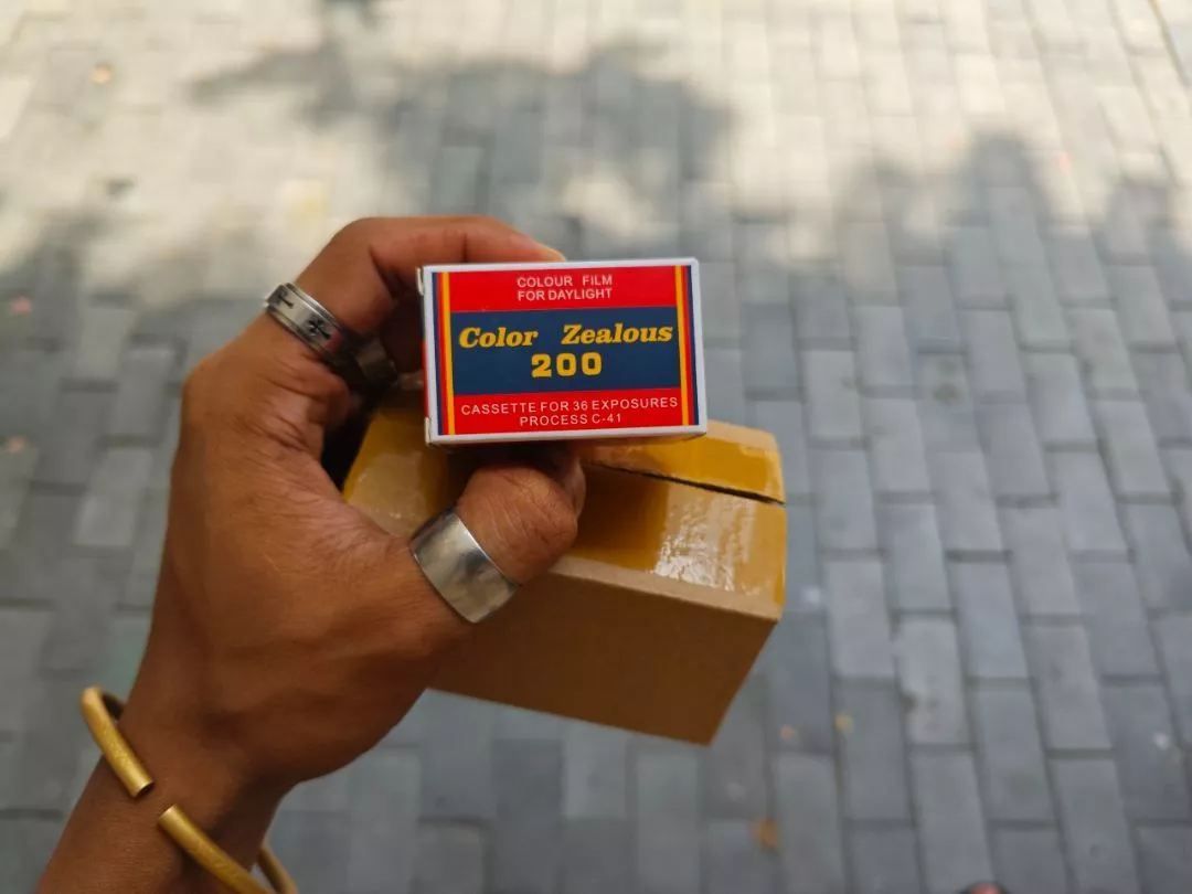 Phim chụp ảnh Yes!Star 200 400 36exp Date 03/2028 film 35mm tráng C41 dùng được máy PNS