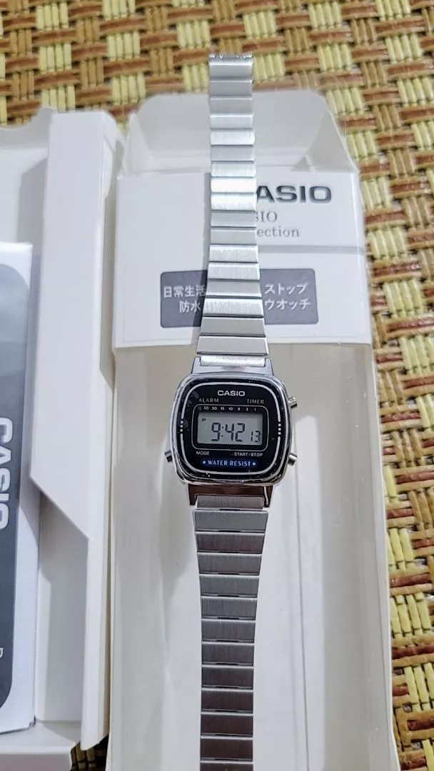 Đồng hồ tiêu chuẩn LA670WA-1A2JF