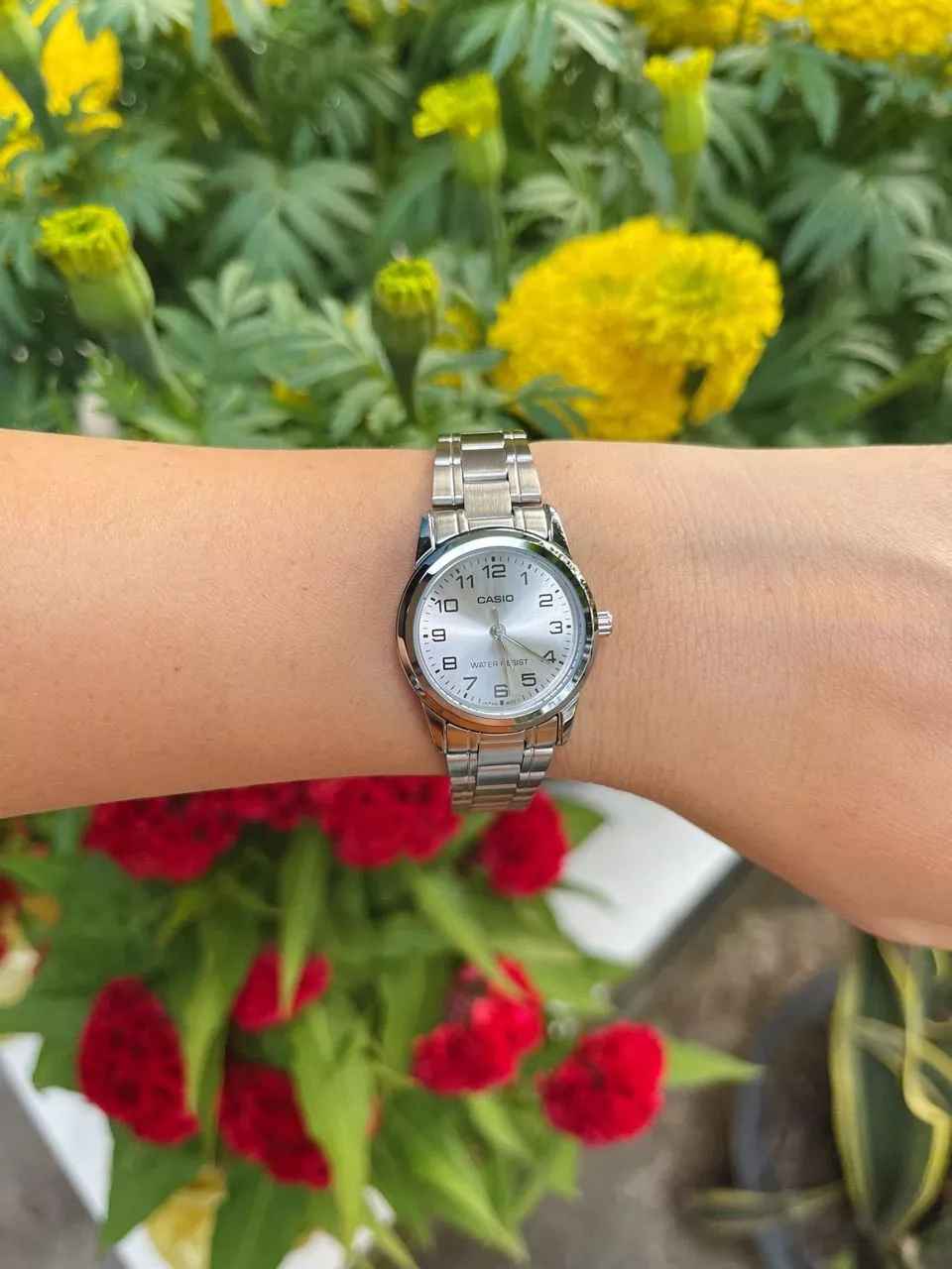 Đồng hồ nữ dây kim loại Casio Anh Khuê LTP-V001D-7BUDF chính hãng