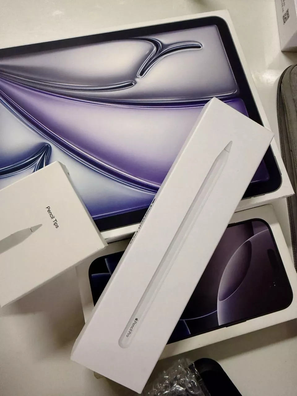 Bút cảm ứng Apple Pencil Pro (MX2D3ZP/A)