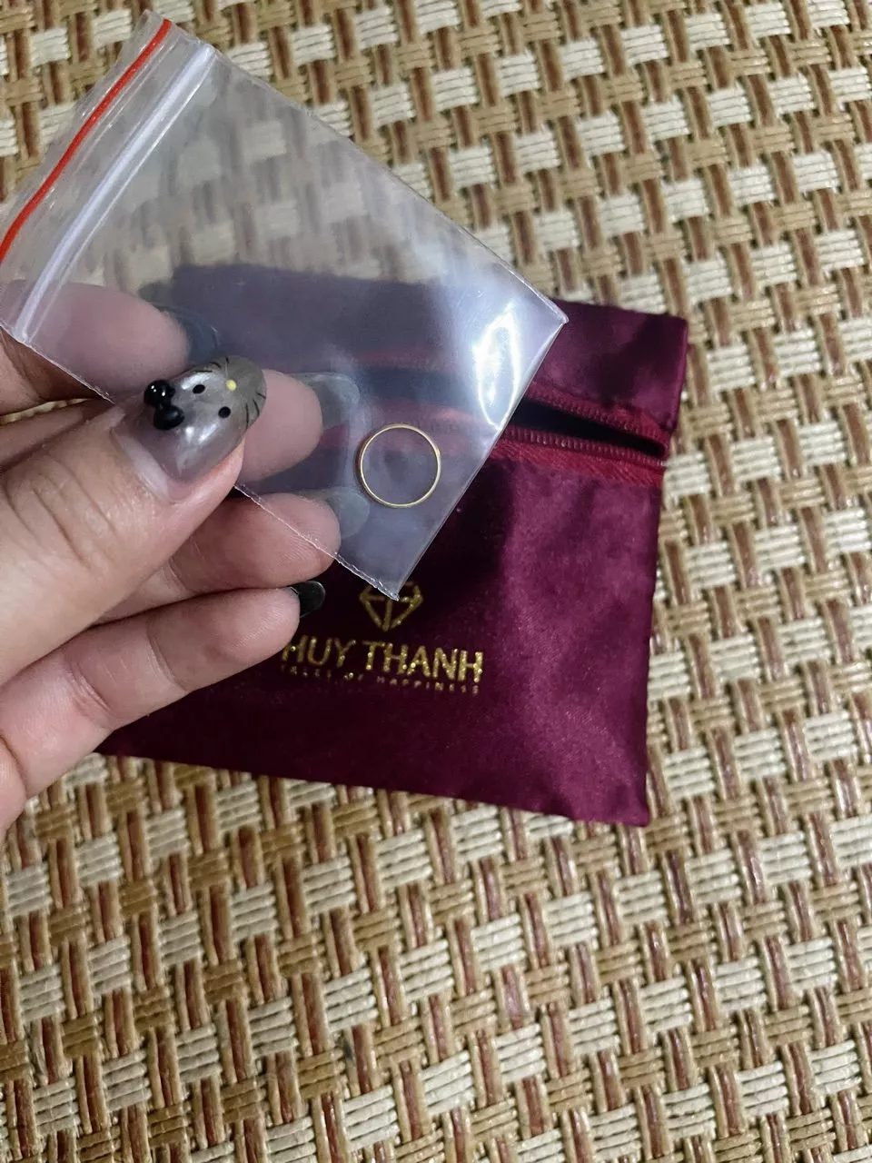 Nhẫn Tiết Kiệm Vàng 24k 0.1 Chỉ Huy Thanh Jewelry (KÈM TÚI GẤM)