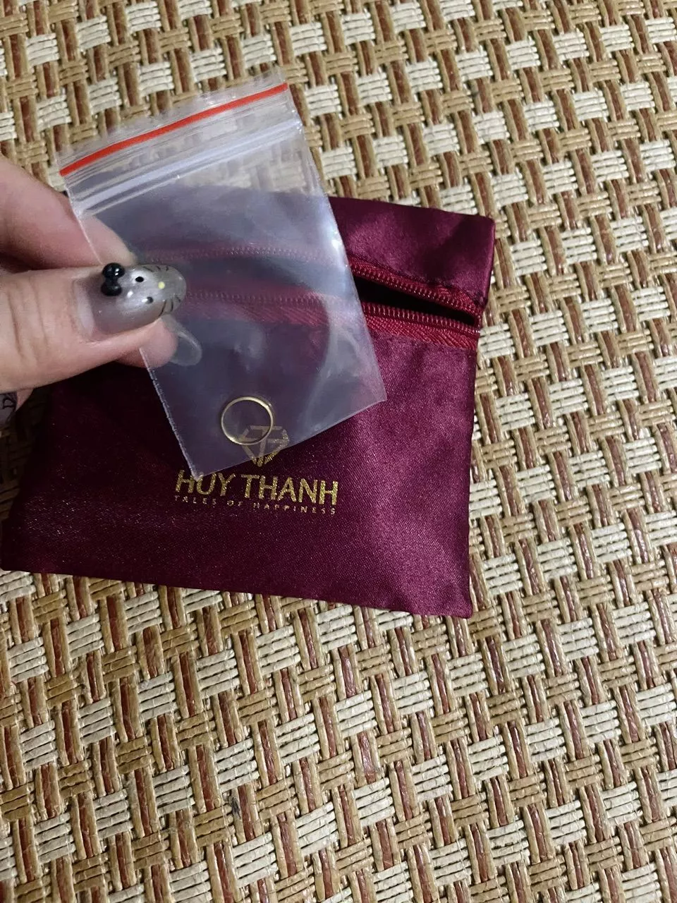 Nhẫn Tiết Kiệm Vàng 24k 0.1 Chỉ Huy Thanh Jewelry (KÈM TÚI GẤM)