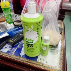 Sữa Tắm Gội Trẻ Em Lactacyd Baby Extra Milky Làm Sạch Dịu Nhẹ và Dưỡng Ẩm Vượt Trội Size Jumbo 800ml