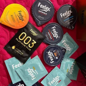 Bao cao su Feelex gân gai, nhiều gel bôi trơn - Hộp 10 bcs