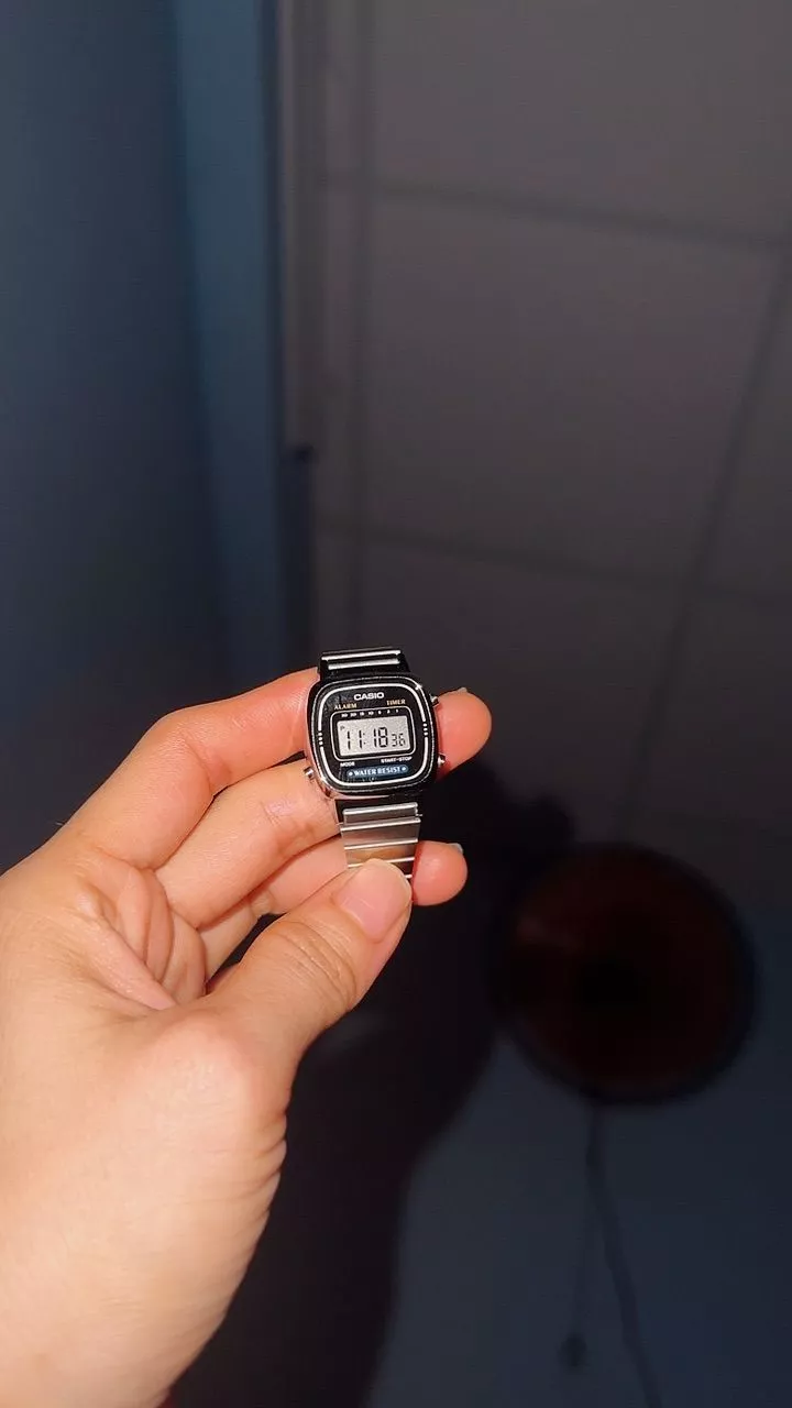 Đồng hồ tiêu chuẩn LA670WA-1A2JF