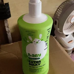 Sữa Tắm Gội Trẻ Em Lactacyd Baby Extra Milky Làm Sạch Dịu Nhẹ và Dưỡng Ẩm Vượt Trội Size Jumbo 800ml