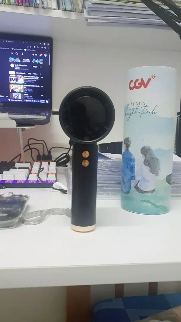 Quạt Cầm Tay Mini Sạc Pin, Cấp Độ Gió Mạnh Dung Lượng Pin 5000mAh Màn Hình Led Hiển Thị