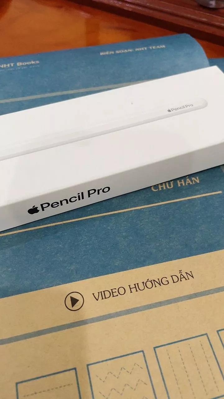 Bút cảm ứng Apple Pencil Pro (MX2D3ZP/A)