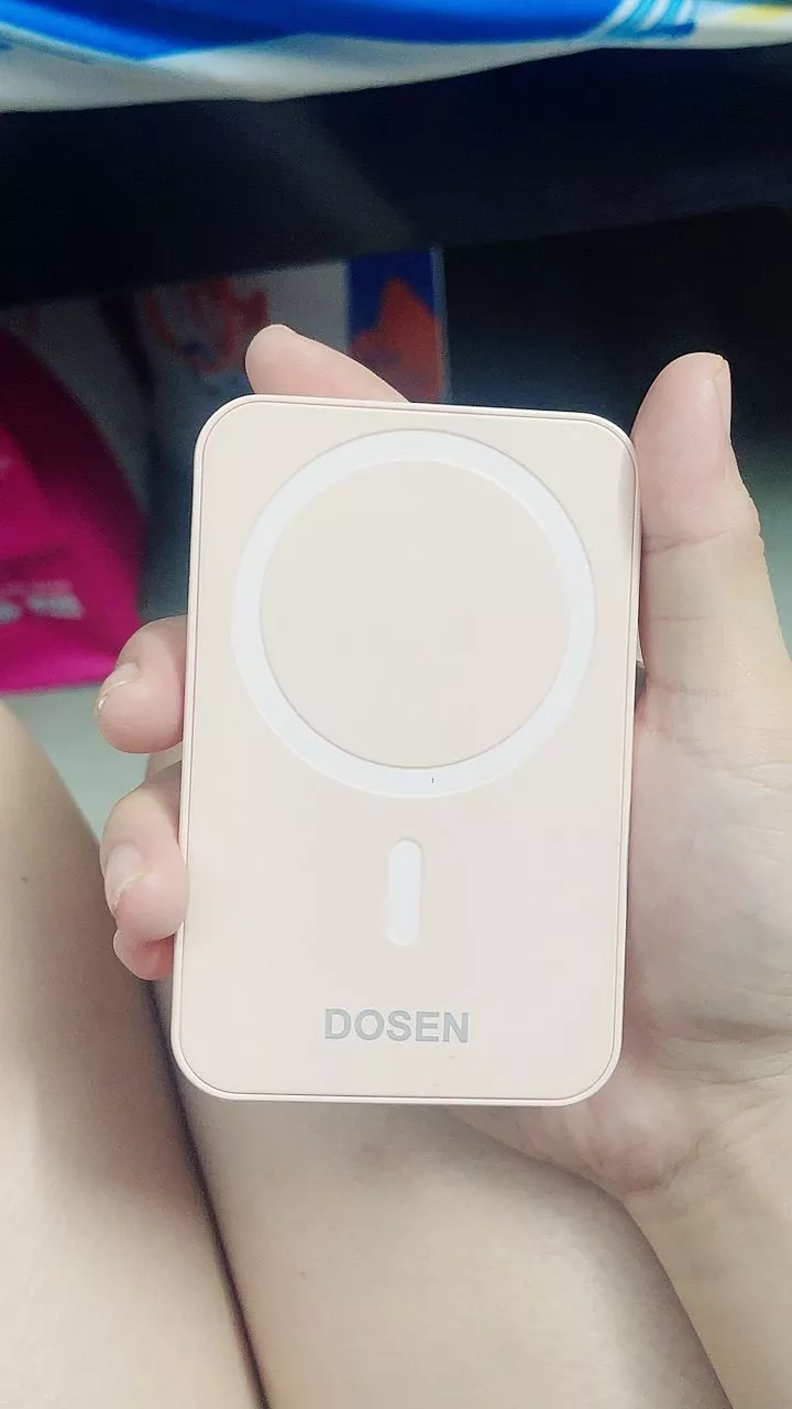 Dosen Pro Mini Từ Tính Không Dây 22.5W Sạc Nhanh Power Bank 10000mah 12000mAh có nam châm thích hợp cho phone