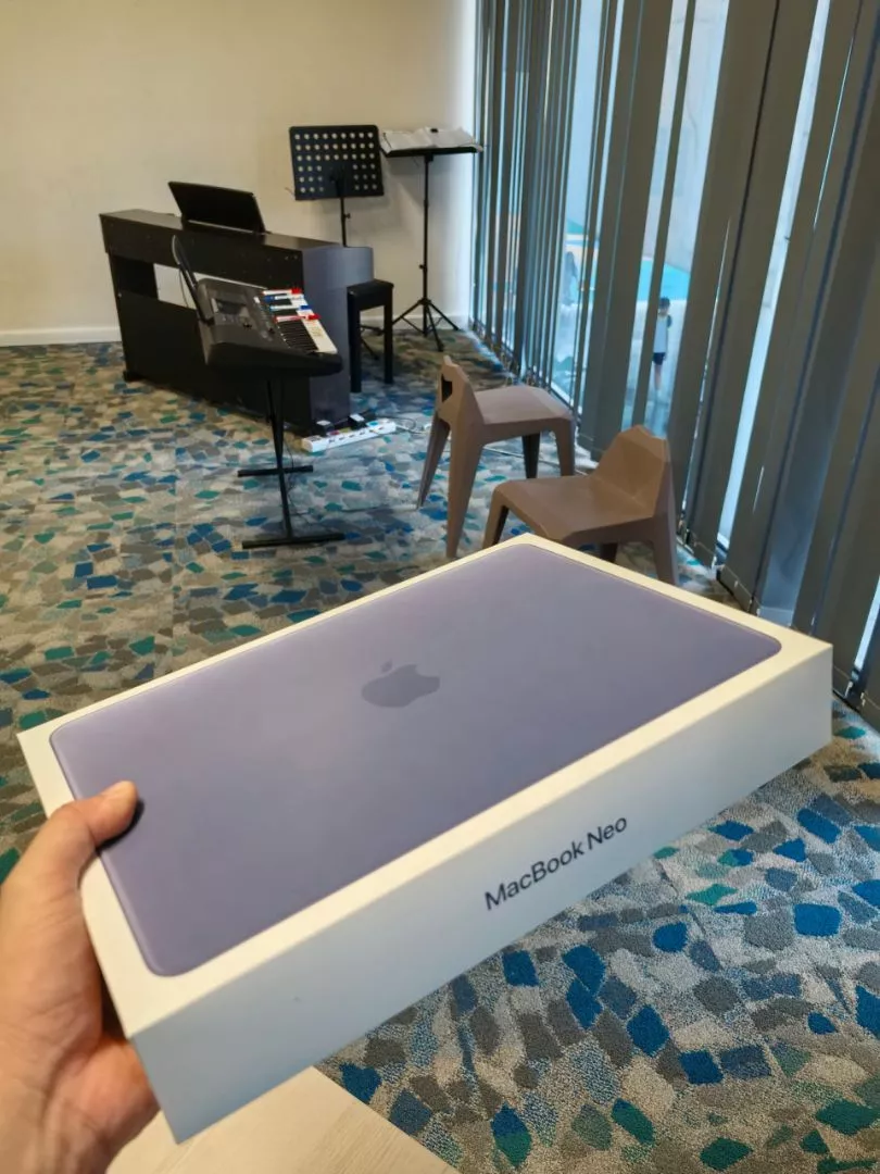 Máy Tính Xách Tay Apple MacBook Neo, 256GB