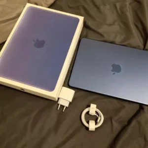 Máy Tính Xách Tay Apple MacBook Neo, 256GB